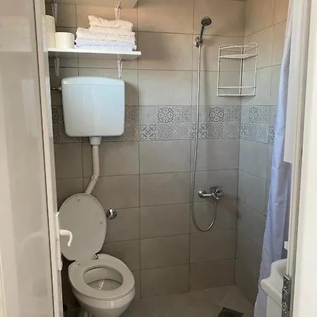 Happy Place Apartment *